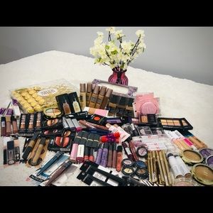 Make up mystery Box (5to7 iteams per box)